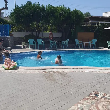 Blumoon Capri Con Accesso Piscina 3* Ανακάπρι
