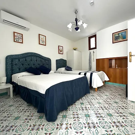 Πανσιόν Blumoon Capri Con Accesso Piscina Ανακάπρι