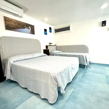 Πανσιόν Blumoon Capri Con Accesso Piscina Ανακάπρι