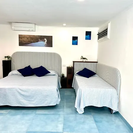 Πανσιόν Blumoon Capri Con Accesso Piscina Ανακάπρι